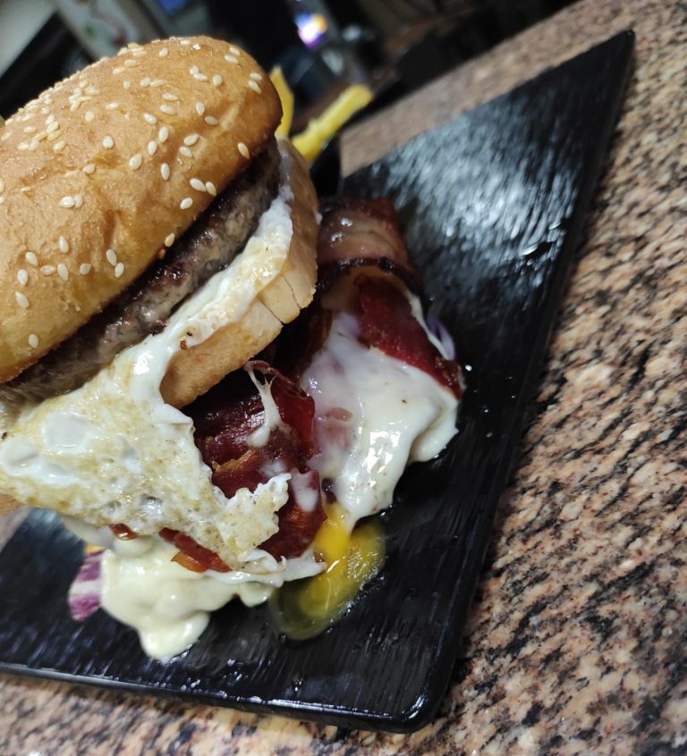 Gastrobar Ohana Caceres desayunos y raciones situado en la Mejostilla Caceres2 768x846