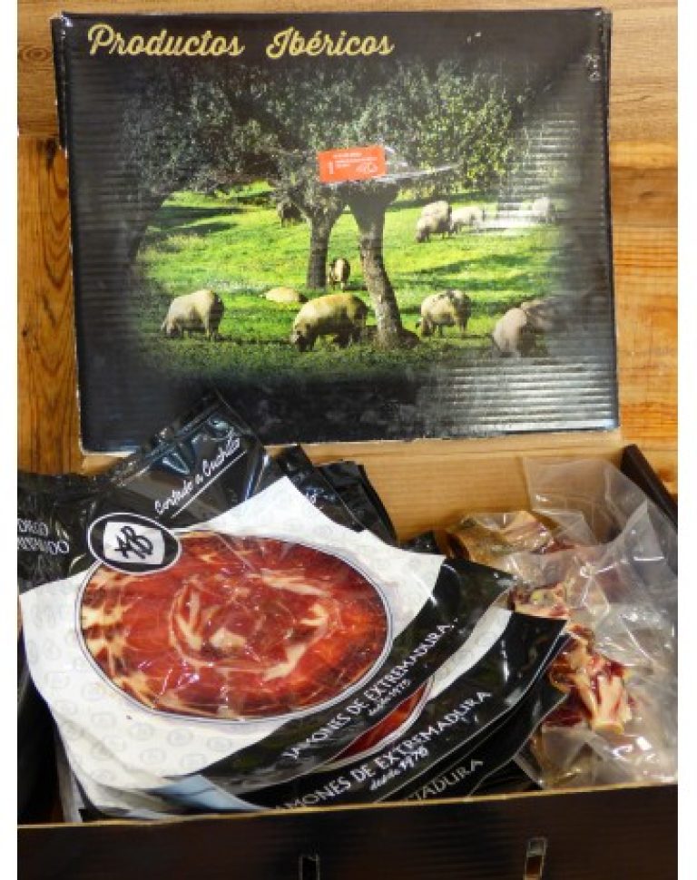 paleta de bellota iberica cortada a cuchillo 768x970