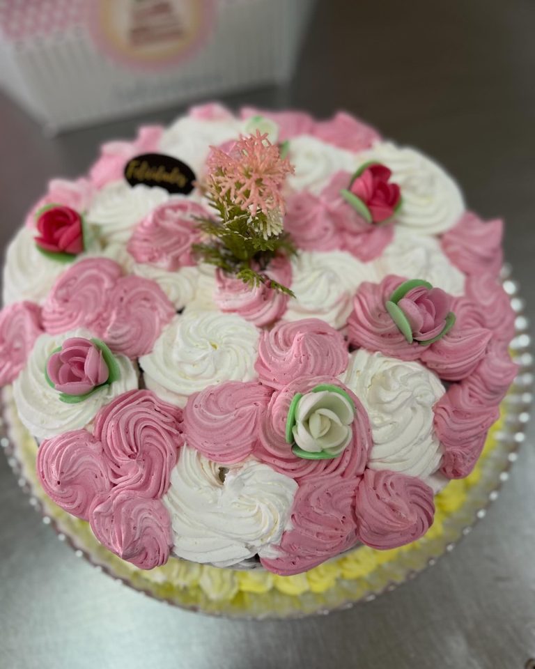 Panaderia bolleria y dulces artesanales en Almoharin 4 768x960