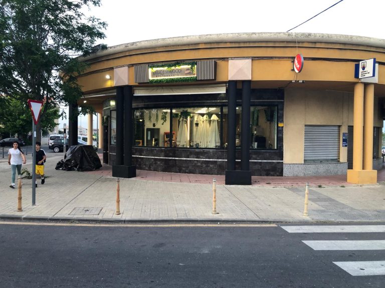Hamburgueseria en la Mejostilla Caceres Restaurante Pajaro Loco Bocateria 20 768x576